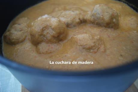 ALBONDIGAS EN SALSA