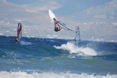 4 lugares para practicar kitesurf y windsurf en Paros 4 lugares para practicar kitesurf y windsurf en Paros