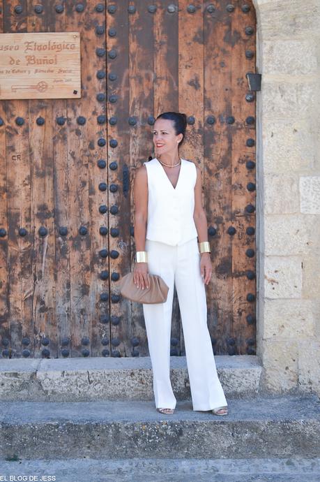 WHITE LOOK WHITE LOOK