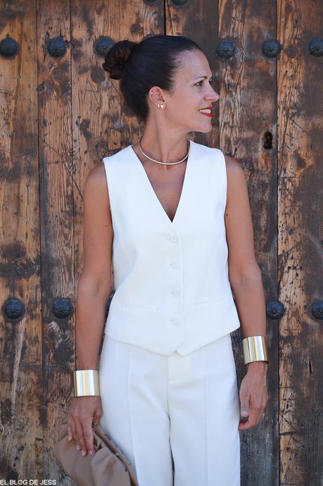 WHITE LOOK WHITE LOOK