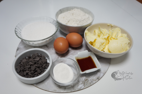 Galletas con chispas de chocolate Galletas con chispas de chocolate