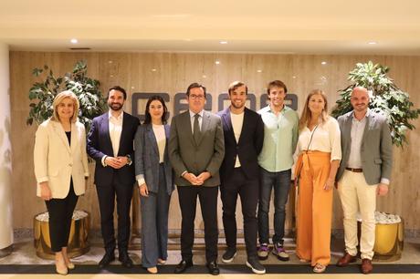 Lideremos, el primer lobi juvenil de España, presenta ante el presidente de la CEOE una propuesta para reducir la burocracia y fomentar el emprendimiento