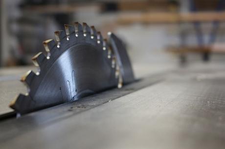 Suministros Tomás Beltrán habla sobre el uso adecuado de las herramientas de corte de precisión