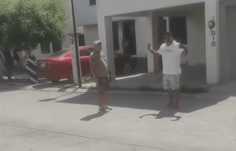 (video)  Vecinos de Ciudad Valles amenazan y agreden a defensores de perritos callejeros