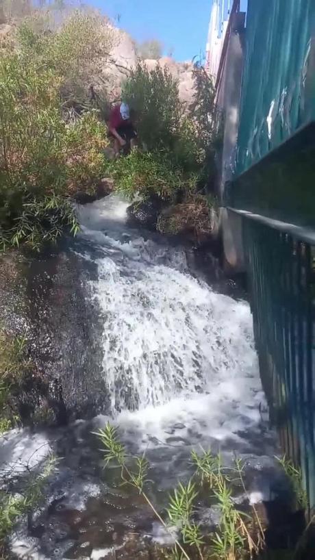 (video) Acusan a Club de Golf la Loma de desviar agua potable para sus lagos artificiales en medio de sequía