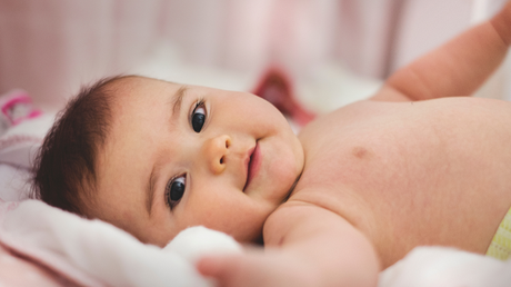 ¡Primeros Pasos, Primeras Palabras! Hitos del Desarrollo en el Primer Año de tu Bebé ¡Primeros Pasos, Primeras Palabras! Hitos del Desarrollo en el Primer Año de tu Bebé