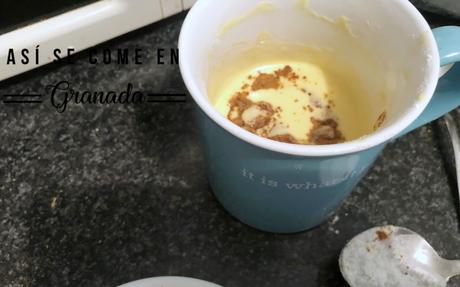 Mug cake rolls de canela sin gluten