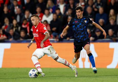 Crónica PSV 2 - Sevilla FC 2 Crónica PSV 2 - Sevilla FC 2