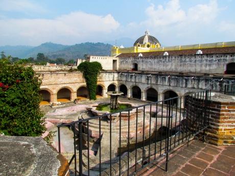 Iglesia y convento La Merced. Antigua. Guatemala