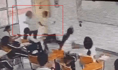 (video) Profesora apuñalada y golpeada por alumno en secundaria de Ramos Arizpe