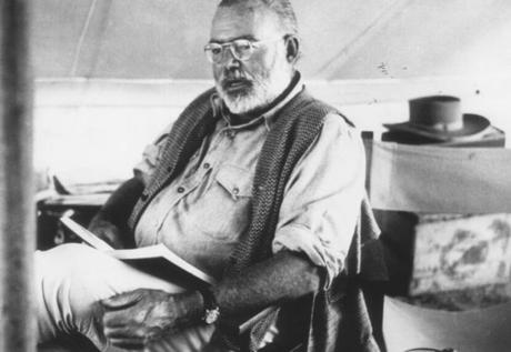 Cuatro ideas para impulsar la creatividad inspiradas en el escritor Ernest Hemingway. Cuatro ideas para impulsar la creatividad inspiradas en el escritor Ernest Hemingway.