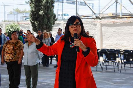 GOBIERNO DE TEXCOCO REALIZA ENTREGA BUTACAS EN LA PREPARATORIA NÚMERO 100