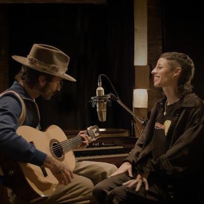 TRAVIS BIRDS: 'PERRO DESEO'