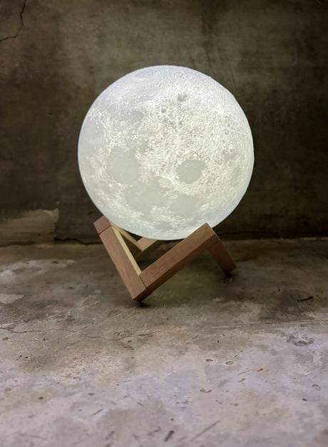 Tengo una luna.
