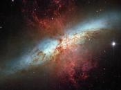 Hubble atrapa estallido estelar Galaxia Cigarro