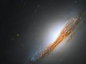 Hubble descubre radiogalaxia extremadamente rara