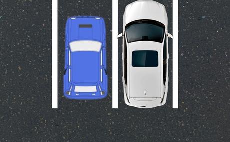El dilema de los coches gigantes en plazas de aparcamiento pequeñas en BCN
