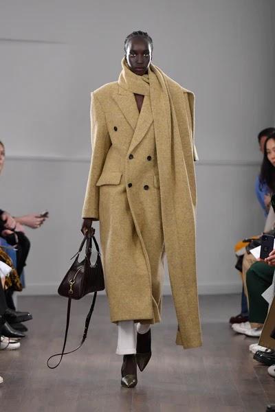 Bufandas, el accesorio de moda este otoño invierno 2023-2024 Bufandas, el accesorio de moda este otoño invierno 2023-2024