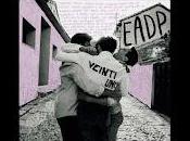 Veintiuno estrenan arte perder