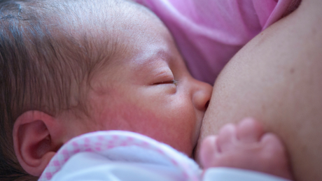 Lactancia materna y cáncer de mama: beneficios prevención y cuidados