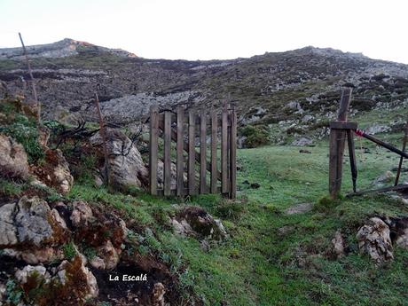 Alevia-La Escalá-Canal de las Vacas-Llonín-Cavandi-La Lizosa