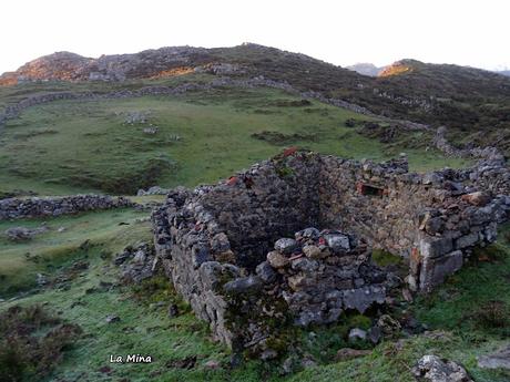 Alevia-La Escalá-Canal de las Vacas-Llonín-Cavandi-La Lizosa