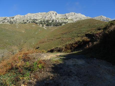 Alevia-La Escalá-Canal de las Vacas-Llonín-Cavandi-La Lizosa