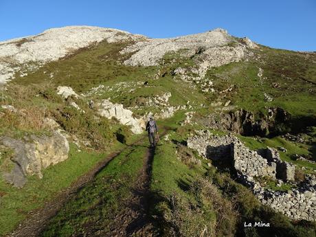 Alevia-La Escalá-Canal de las Vacas-Llonín-Cavandi-La Lizosa