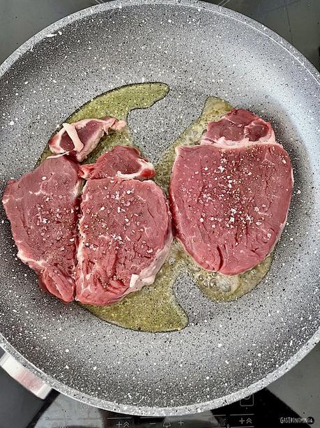 Solomillo de ternera con mantequilla de ajo y romero