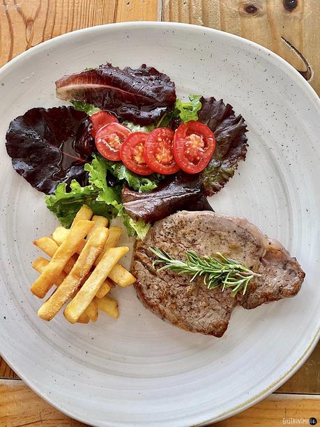 Solomillo de ternera con mantequilla de ajo y romero