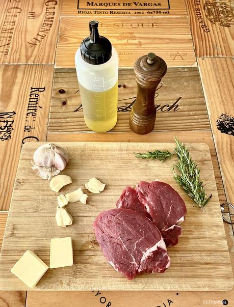 Solomillo de ternera con mantequilla de ajo y romero