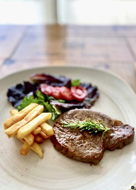 Solomillo de ternera con mantequilla de ajo y romero