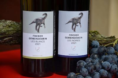 Un Plateosaurus en el vino comunitario de Frick