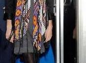 Letizia Feria Información Tecnológica, minivestido vistoso pañuelo