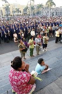 NUEVA PROCESIÓN CON LOS MISTERIOS DOLOROSOS DEL ROSARIO