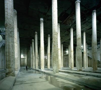 Depósitos de agua bajo suelo