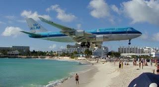 Un aeropuerto en la Playa. Isla de Sant Martin (El Caribe)