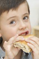 Los niños que comen más pan sufren menos obesidad