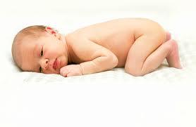 Bebés boca abajo tienen mejor desarrollo motor