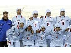 ¿Podrán vestir futbolistas 'hiyab' partidos oficiales?