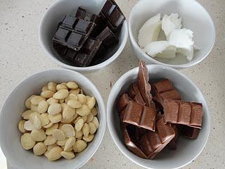 Turrón de chocolate con almendras