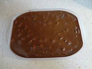 Turrón de chocolate con almendras