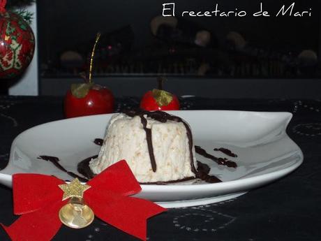 SEMIFRÍO DE TURRÓN CON SALSA DE CHOCOLATE