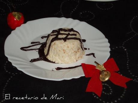 SEMIFRÍO DE TURRÓN CON SALSA DE CHOCOLATE