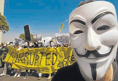 El creador de la máscara que puso en jaque al capitalismo El creador de la máscara que puso en jaque al capitalismo