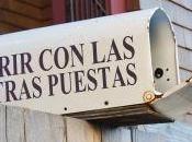 Morir letras puestas.