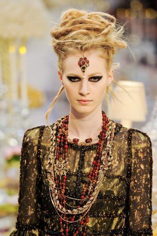 CHANEL pre-fall 2012