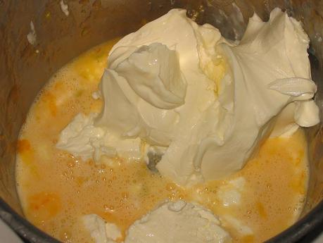 Pastel de queso y arandanos secos