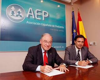 La Asociación Española de Pediatría y Artiach firman un acuerdo de colaboración para promover una nutrición saludable entre los niños