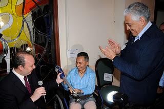 Mario Alberto Ramos recibe prótesis de rodillas tras cinco meses de espera